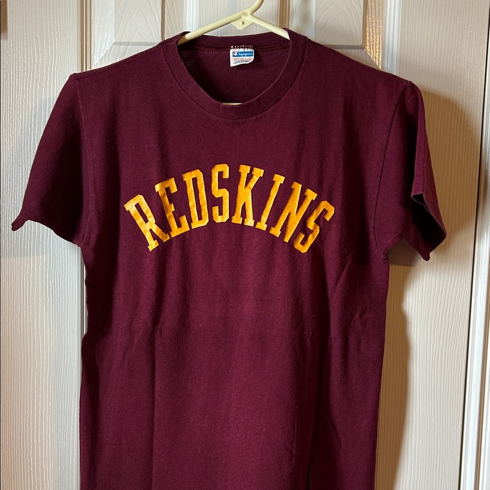 Vintage 1970s Washington Redskins t-shirt size M. Maroon color.